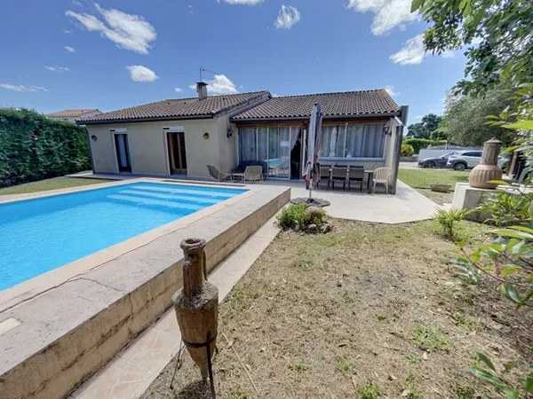 MURET - MAISON PLAIN-PIED AVEC PISCINE, VÉRANDA ET GRAND TERRAIN DE PLUS DE 1 000 m²
