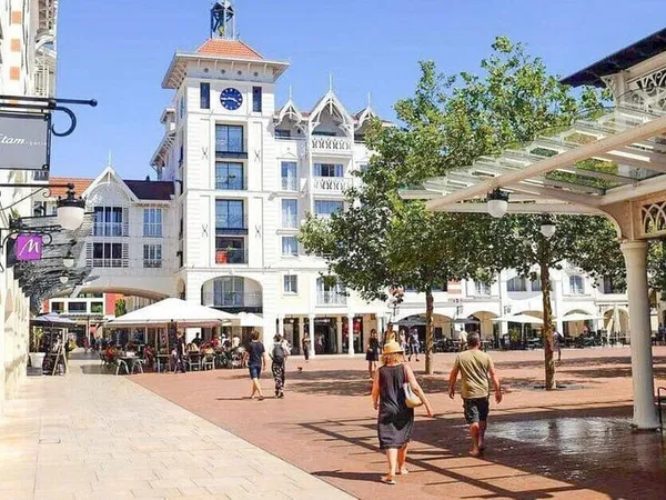 Local commercial 130 m²