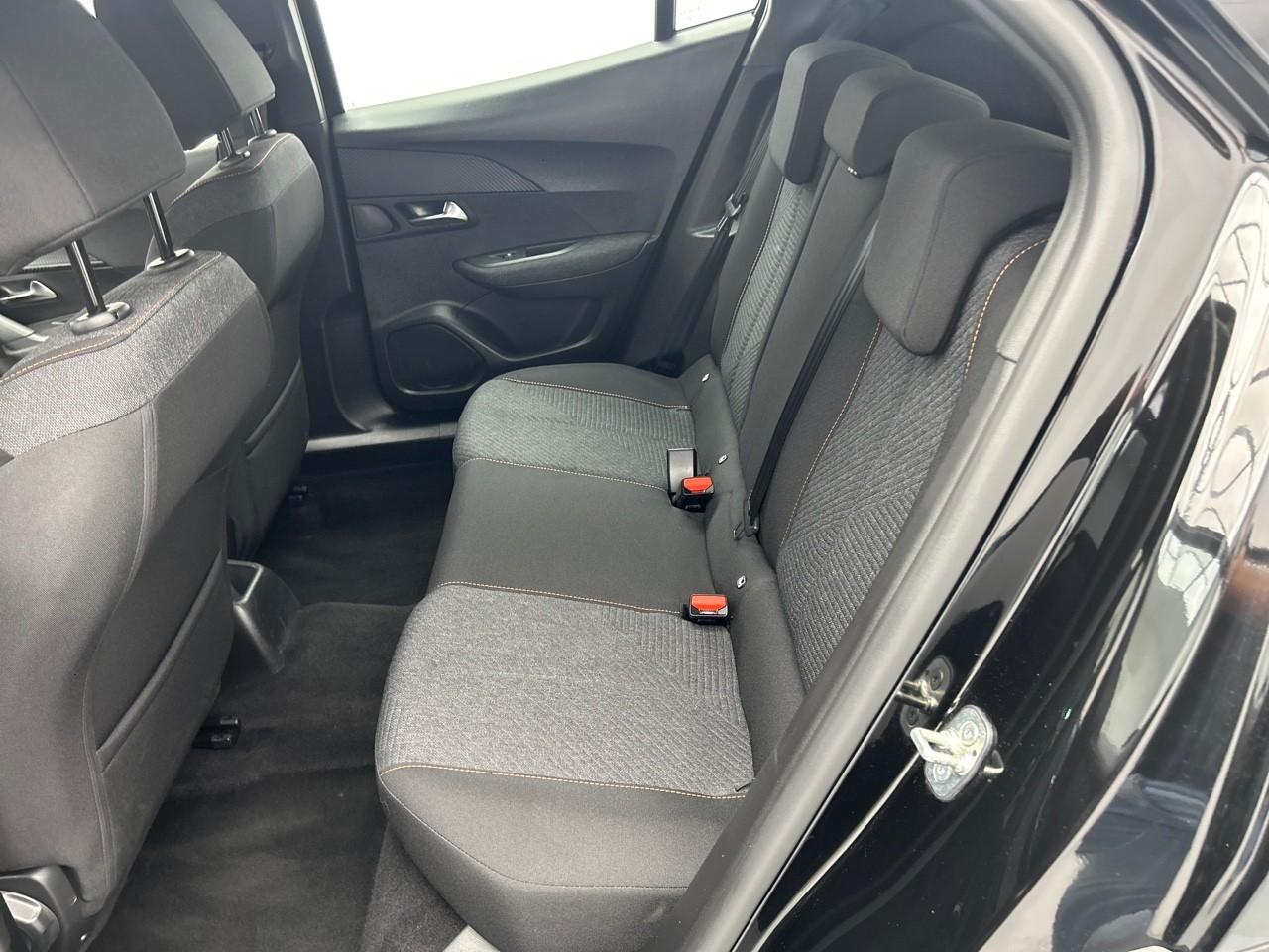Peugeot 2008 hybrid 145 e-dcs6 style — photo 13