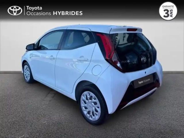 Toyota Aygo 1.0 vvt-i 72ch x-play 5p my20 — photo 2