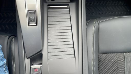 Peugeot 308 1.5 BlueHDi 130 EAT8 - Gt Pack – 2022 – 57240 km – Diesel – Boîte Automatique — photo 16