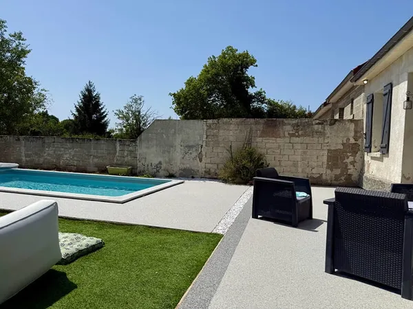 Maison familiale avec piscine à quelques minutes de Bourges