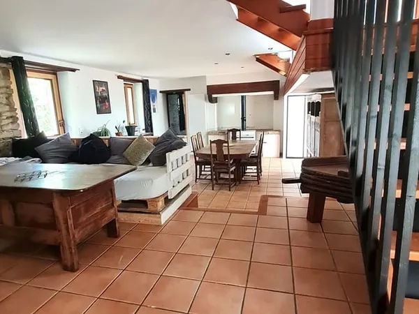 Maison 8 pièces 195 m²