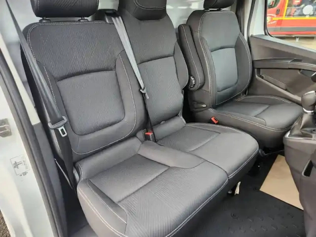 Renault Trafic fgn l1h1 2800 kg blue dci 150 edc — photo 16