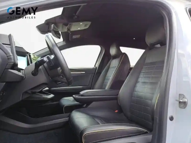 Renault Megane e-tech ev60 220 ch super charge — photo 9