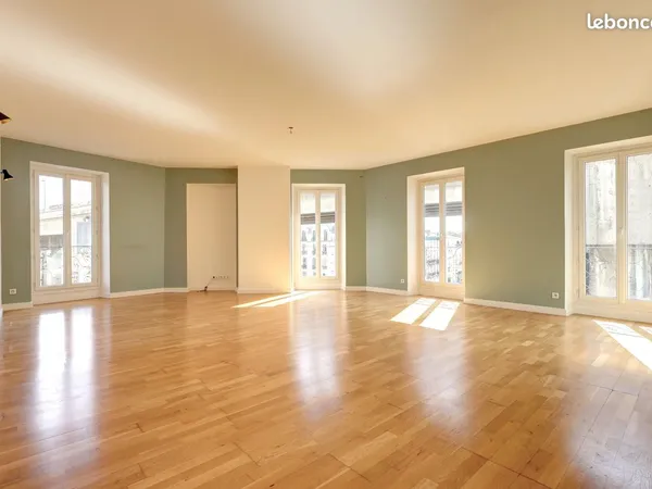 Appartement 3 pièces 107 m²