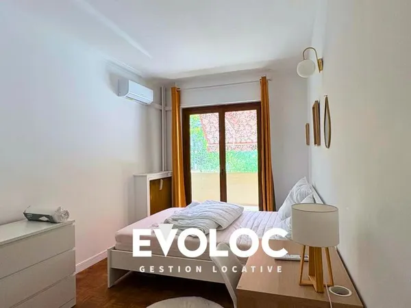 Appartement 1 pièce 92 m²