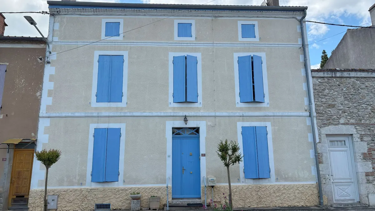 Photo 1
