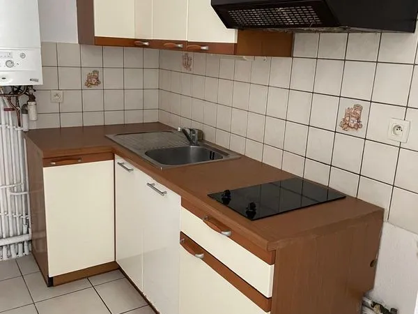 Appartement Grand T1 - 38 m2 - AVEC PLACE DE PARKING PRIVE - GAP
