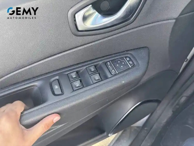 Renault Captur tce 150 fap edc — photo 12