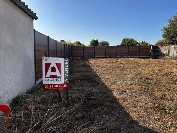Terrain 300 m²