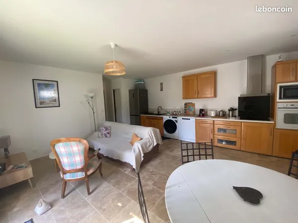 Loue appartement meublé d'Octobre 2026 au 31 mai 2027 plein sud, au calme et pas de vis à vis à Ceyr