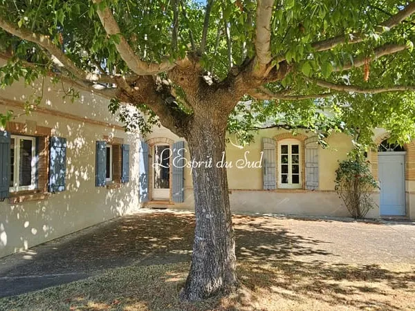 Grande maison de maître, gîte, piscine, garage