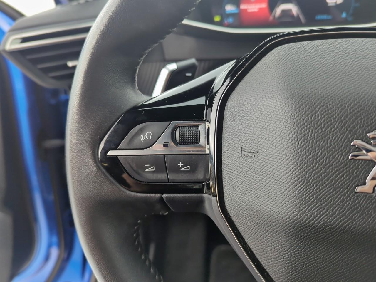 Peugeot 2008 puretech 130 s&s eat8 allure pack — photo 20