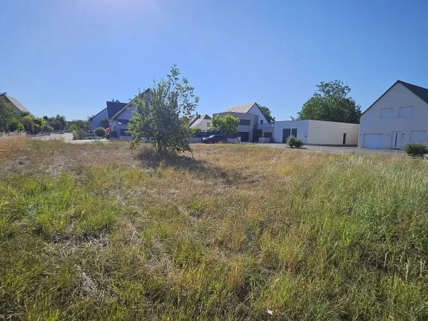 Terrain 650 m² dans quartier résidentiel