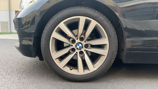 BMW Serie 1 114d 95 - Urban Chic – 2017 – 123715 km – Diesel – Boîte Manuelle — photo 9