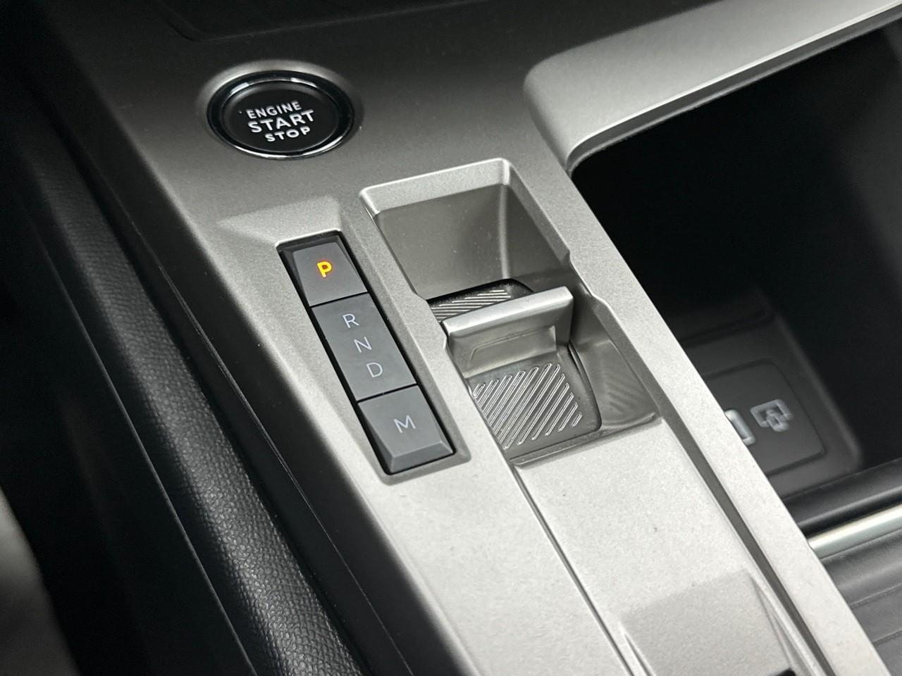Peugeot 308 hybrid 145 e-dcs6 allure — photo 30
