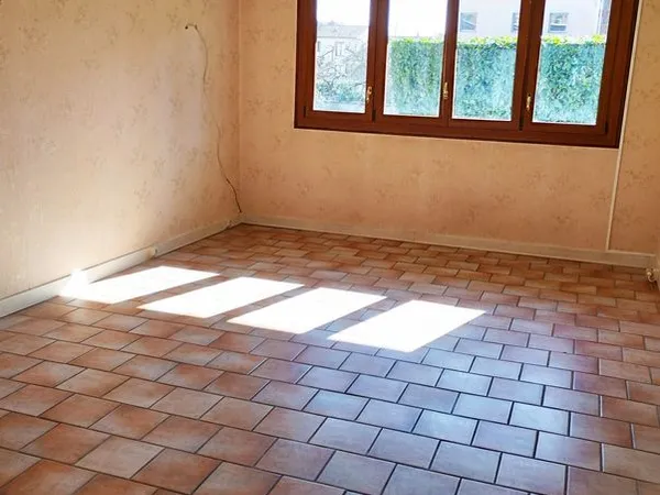 Appartement très lumineux à proximité du Marché et tous commerces