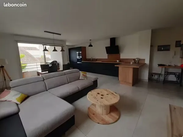 T4 meublé 85 m² - 3 chambres - 2 parkings privés - balcon - résidence sécurisée