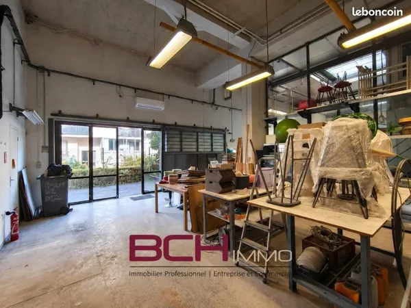 Local bureaux 260 m²