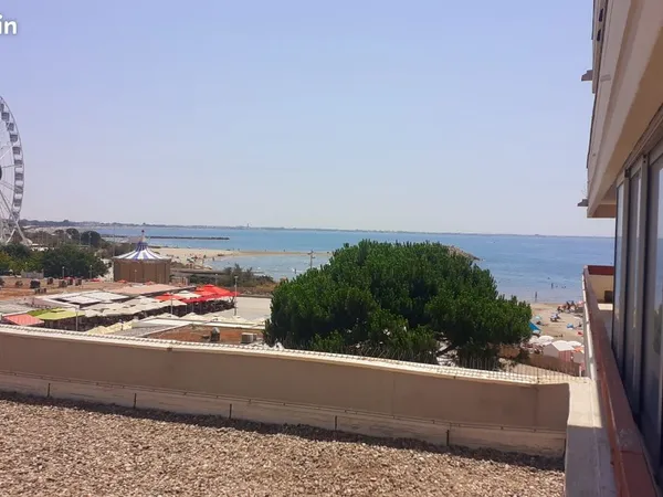 Appartement studio terrasse vue mer meublé