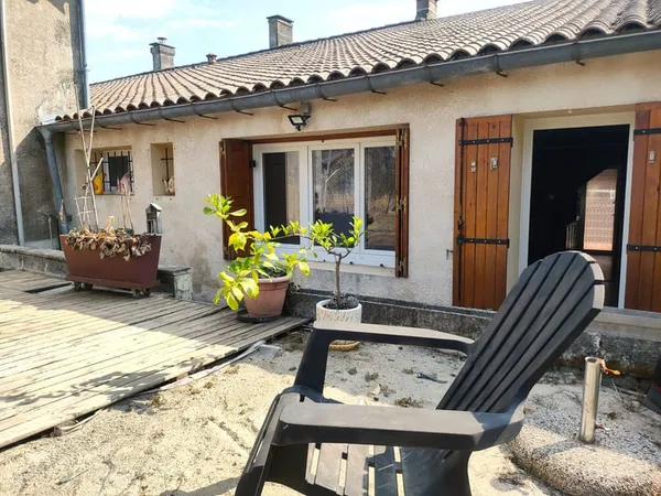 MAISON DE VILLE ANCIENNE 97m2 - GRAND GARAGE