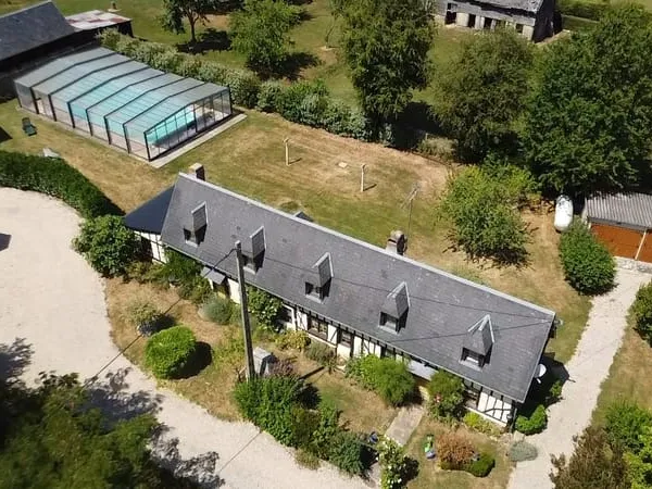 MAISON EN COLOMBAGES
