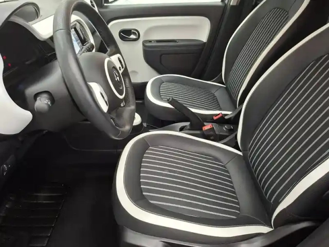 Renault Twingo iii e-tech — photo 28