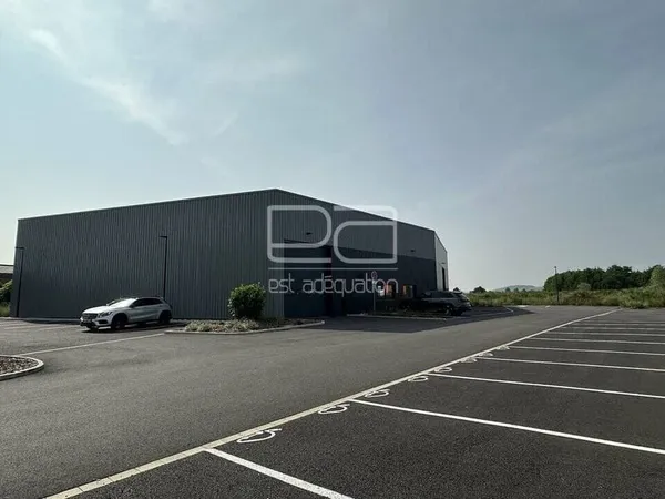Local d'activité 938 m²