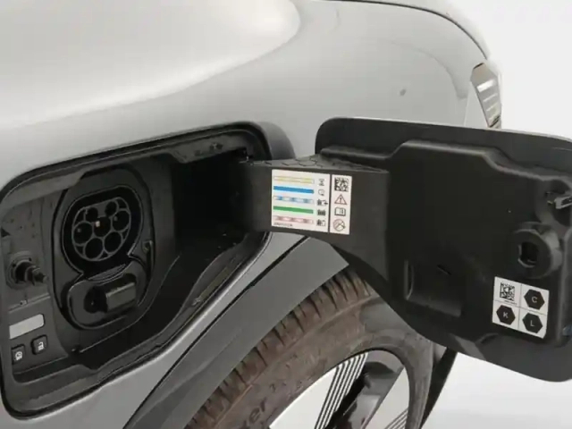 Renault Megane e-tech electric ev60 220ch equilibre optimum charge — photo 10