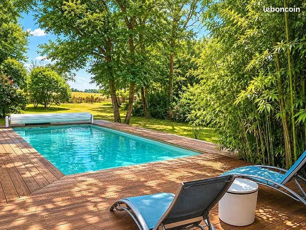 Oasis de sérénité à 7 min de grenade - maison ossature bois avec piscine et terrain arboré