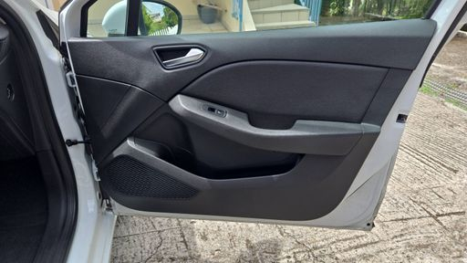Renault Clio 1.0 TCe 100 - Zen – 2020 – 60798 km – Essence – Boîte Manuelle — photo 50
