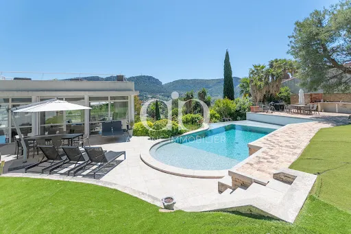 Maison 6 pièces 262 m²