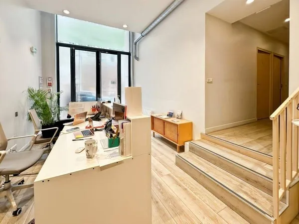 Local commercial 148 m²