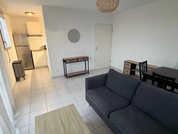 Montrabé T2 Meuble rénové 42 m2 avec terrasse