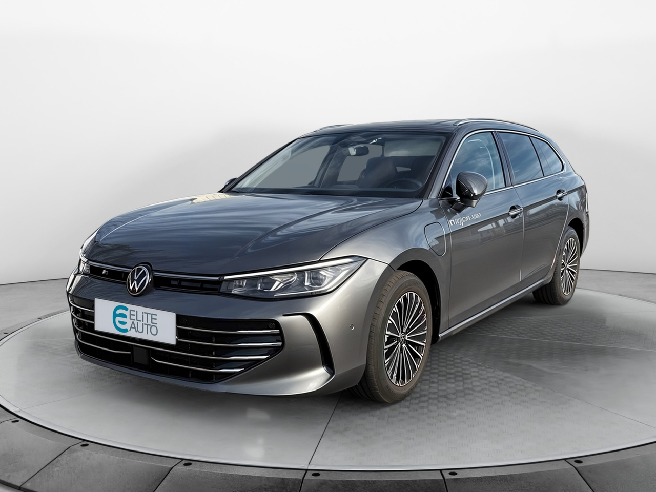 Volkswagen PASSAT Passat 1.5 eHybrid 204 DSG6 Elegance — photo 1