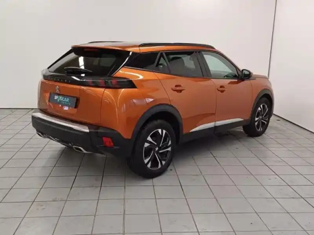 Peugeot 2008 1.2 puretech 130ch s&amp;s allure — photo 4