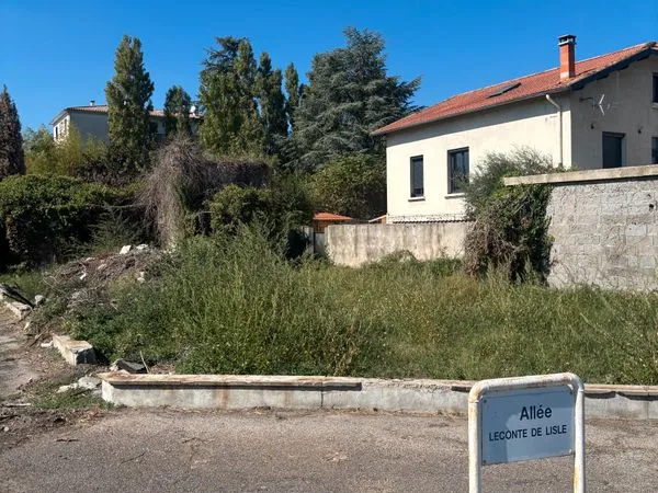 Terrain constructible Montélimar, hors lotissement