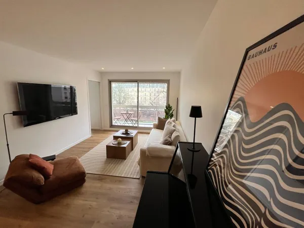 T2 meublé lumineux de 54 m² avec balcon, cave et ascenseur, sans vis-à-vis
