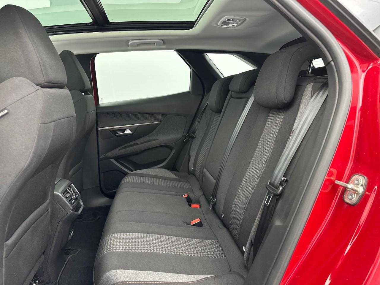 Peugeot 3008 puretech 130ch s&s eat8 active pack — photo 12