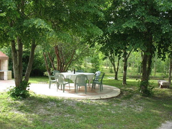 Maison 130 m2 sur plus de 5 hectares de bois et prairie.