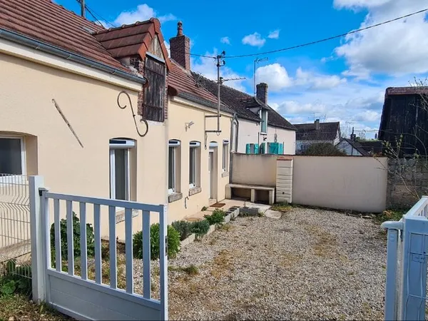 Maison T3 meublée - 2 chambres - Jardin & cour privative