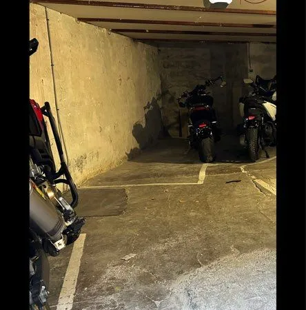 Place garage sécurisé moto