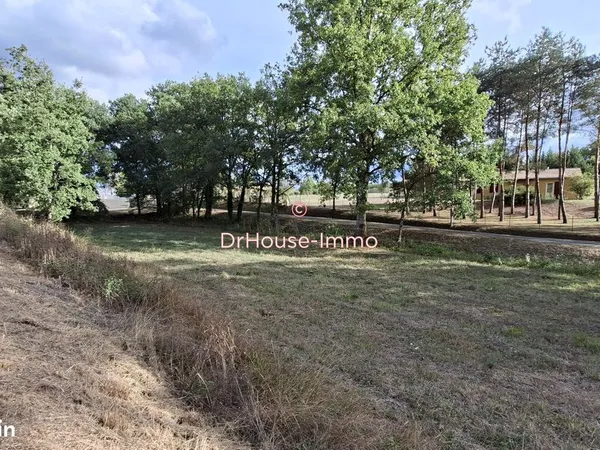 Terrain 2106 m² condat sur trincou
