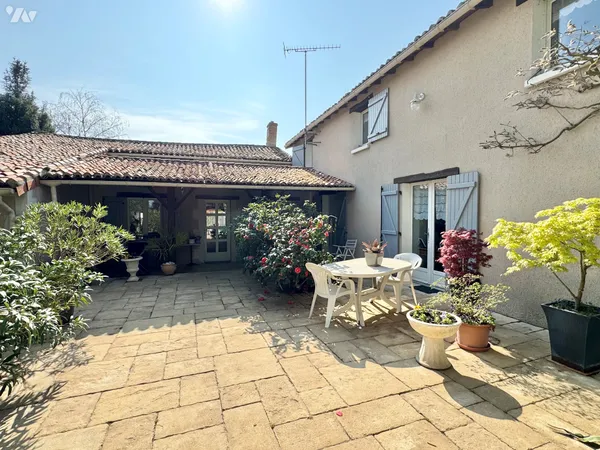 Maison 7 pièces 196 m²