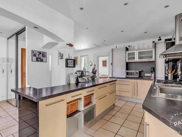 Maison 9 pièces 230 m²