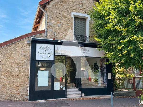 Local 140 m² MENNECY