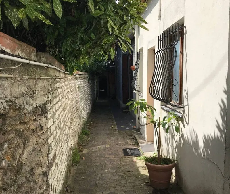 Photo 1
