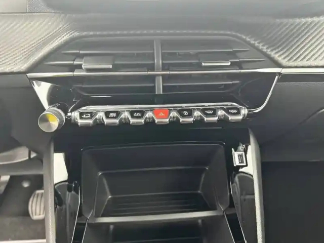 Peugeot 208 puretech 75 s&amp;s bvm5 — photo 93