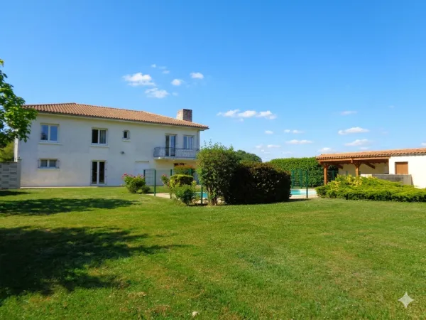 Maison 12 pièces 219 m²